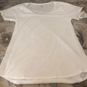 Lularoe Classic Tee